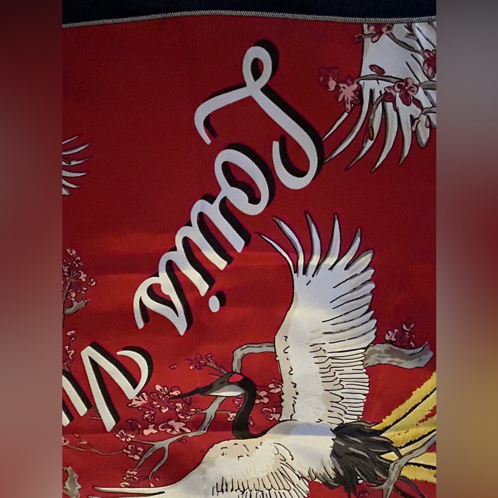 COPY - Authentic Louis Vuitton silk scarf. Absolutely gorgeous. - Picture 8 of 16